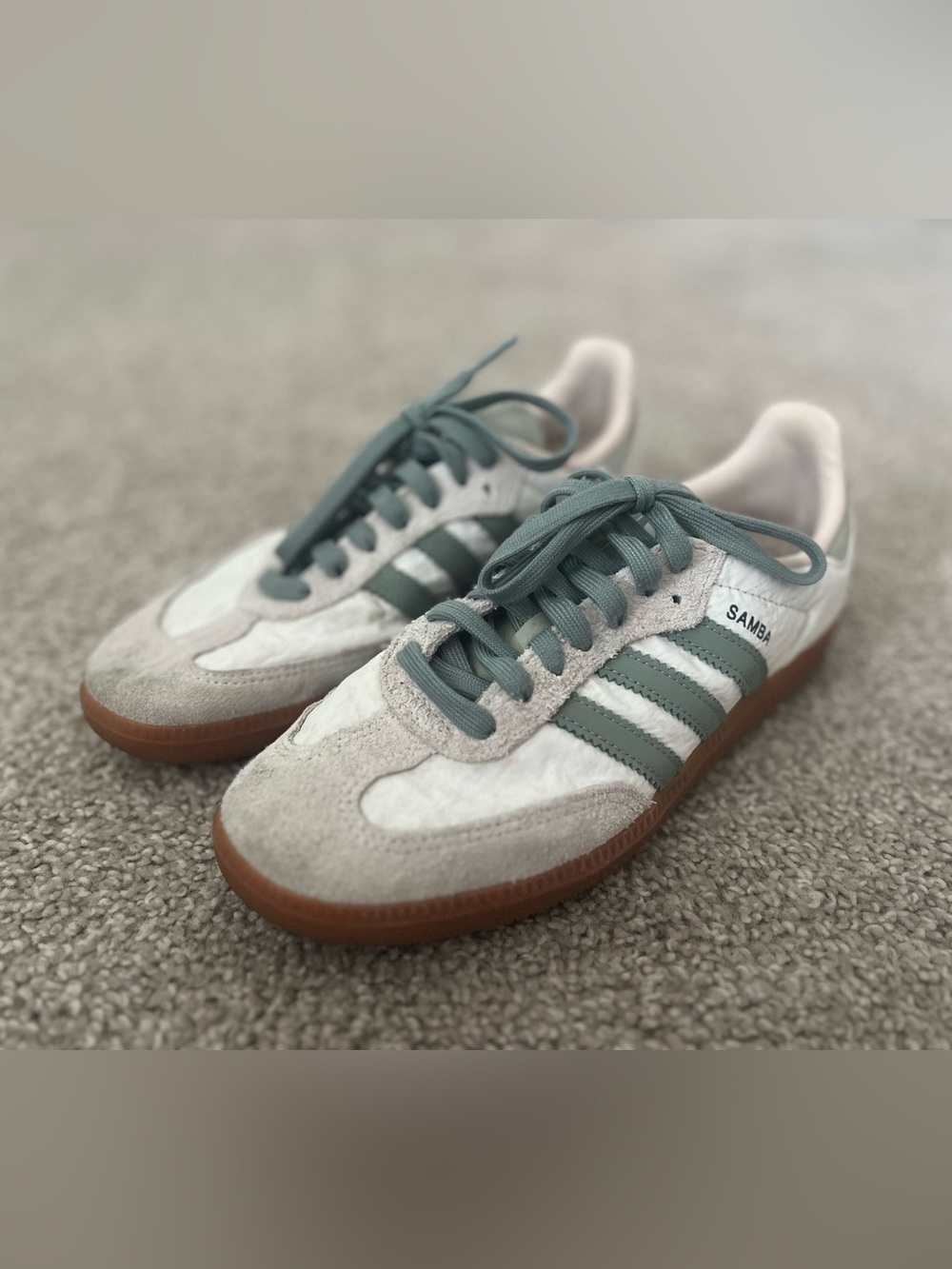 adidas Samba Low-Top Sneakers in Silver and Green with Gum Sole - Picture 2 of 7